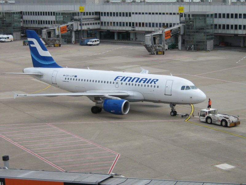 Eine Maschine von Finnair im D�sseldorfer Flughafen 