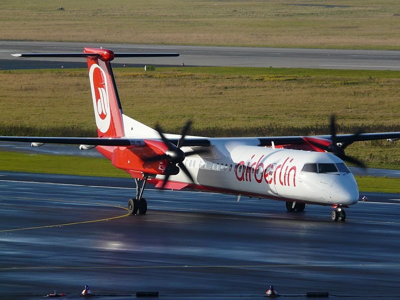 Die noch recht neue Dash von Air Berlin auf dem