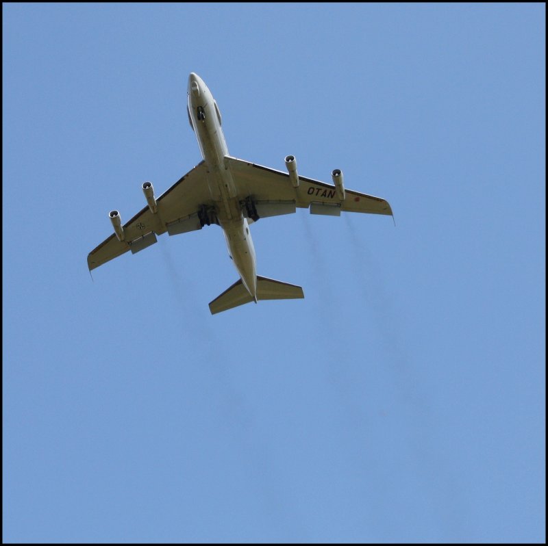 Eine Aufkl�rungsflugzeug des Typs Boing 707 E3A der Nato-Airbase-Geilenkirchen beim