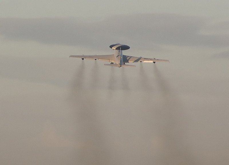 Leider vermitteln Bilder keine Ger�usche...wer einmal eine 707 hat starten