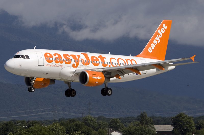 Easy Jet, G-EZDB, Airbus, A319-111, 19.07.2009, GVA, Geneve, Switzerland 

