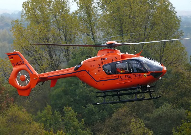 Landeanflug auf die Unfallklinik in Duisburg. Das Bild stammt vom