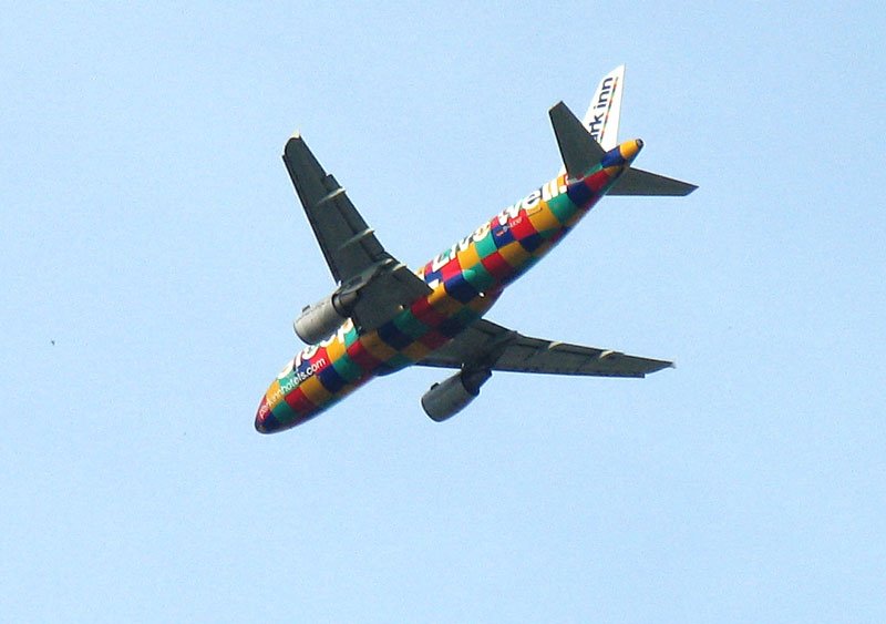 Ein Airbus A319-100 (A3191) der germanwings mit Werbung fr Park Inn Hotels als Flug 4U 028 Kln-Bonn - Dresden-Klotzsche, 25.05.2008  (3)

