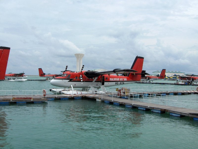 Ein Twin Otter DHC-6 der Maldivian Air Taxi (Pte.) Ltd. wartet in Male auf ihre nchsten Passagiere.
  