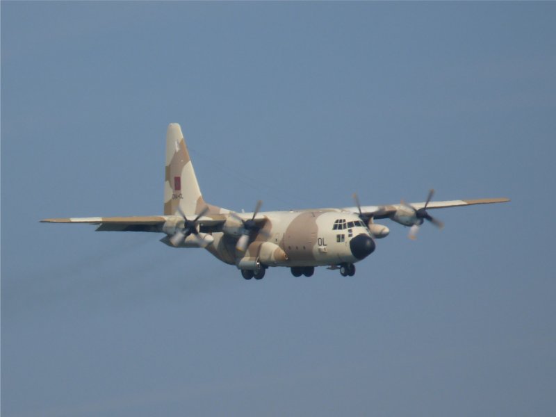 Eine C-130H Herkules aus Marokko vor der Landung in Zrich am 18.3.2009.