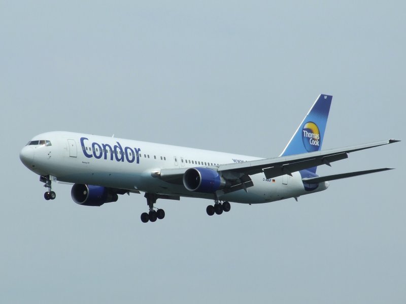 Eine Condor Boeing 767 bei der Landung in Frankfurt am Main am 07.08.2008.