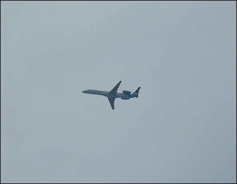Eine Embraer der Luxair fotografiert in Ptange (Luxemburg) am 27.04.08.