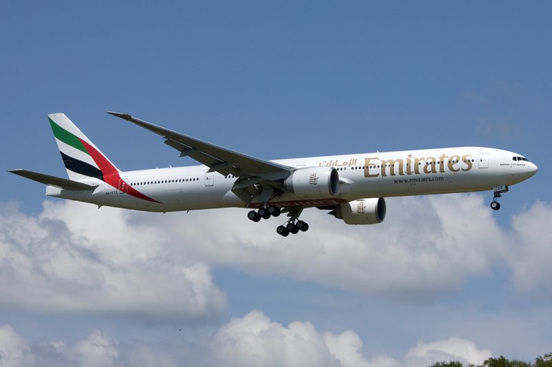 Emirates, A6-ECE, Boeing, B777-31H-ER, 31.05.2009, CDG, Paris-Charles de Gaulle, France

