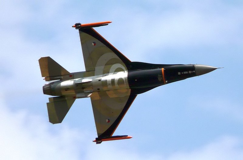 Die F-16 des niederl. F-16 Demo-Teams sieht immer wieder klasse