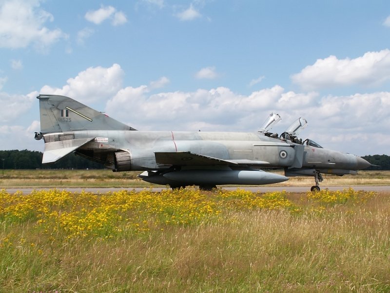 Eine griechische Phantom auf dem Weg zur Abstellposition. Das Foto