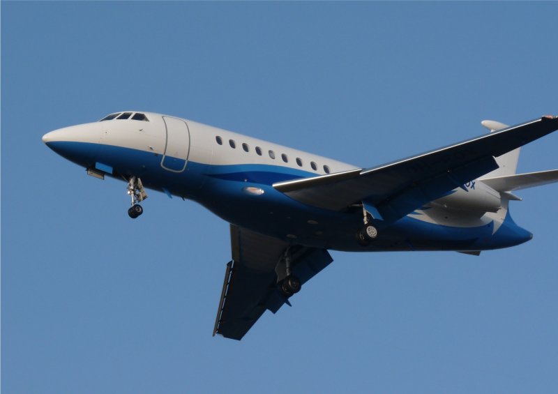 Falcon 2000EX der Airfix Aviation im Anflug auf ZRH am 18.3.2009.