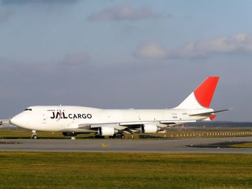 Obwohl der A380 ja ein St�ck gr��er ist als die