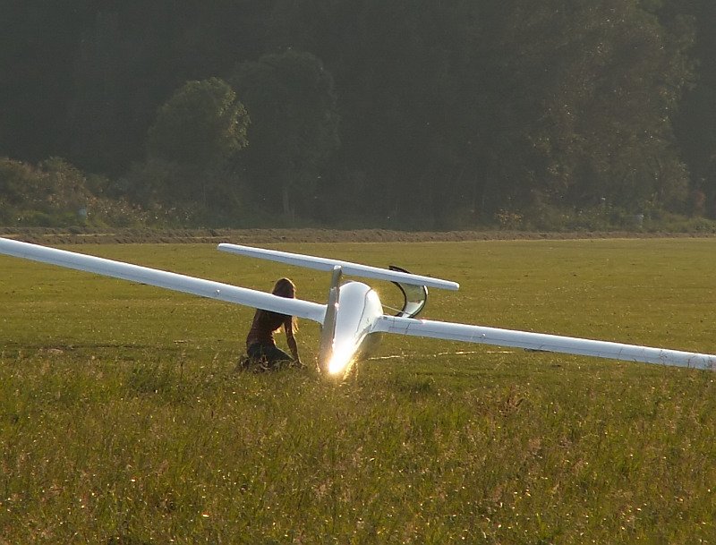 Segelfliegerromantik in Grefrath. Das Foto stammt vom 23.09.2007 