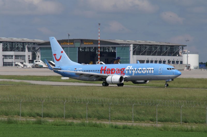 Eine Boeing 737-8K5/W der Hapag Fly mit der Kennung D-AHFP