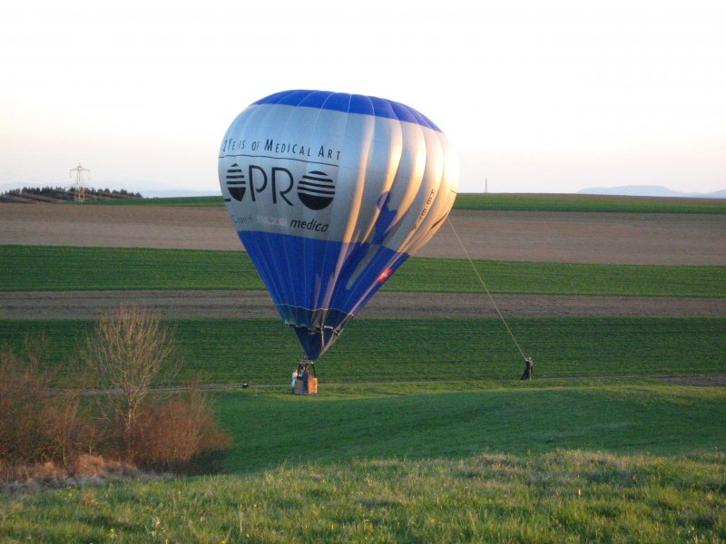 Heiluftballon bei der Landung.