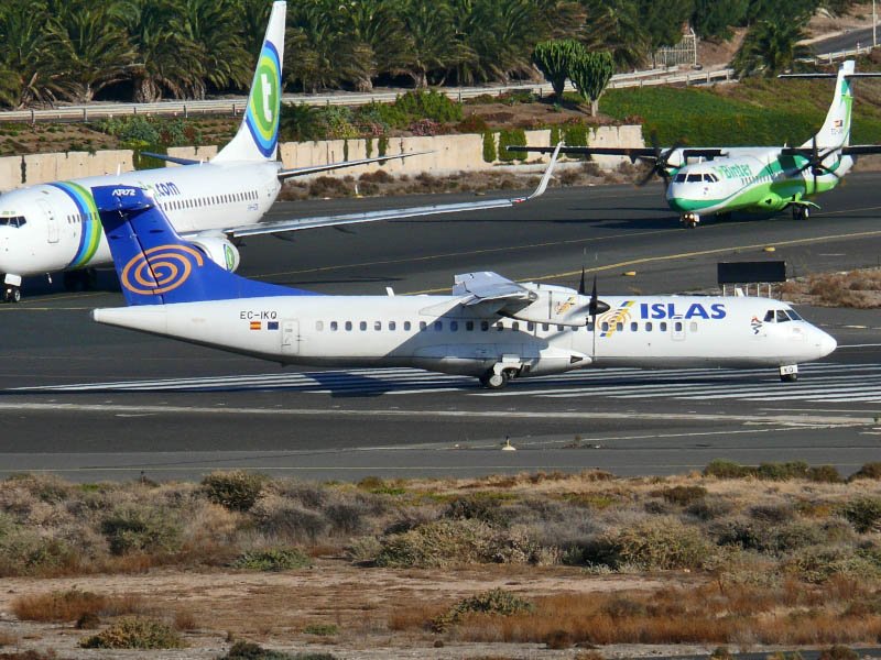 Islas ATR72 EC-IKQ Airport Gran Canaria (LPA) Oktober 2007 