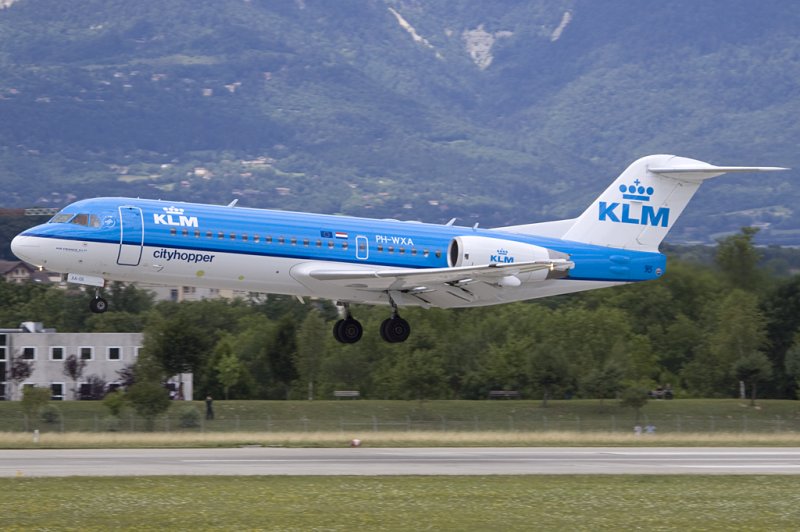 KLM Cityhopper, PH-WXA, Fokker, F-70, 19.07.2009, GVA, Geneve, Switzerland 

