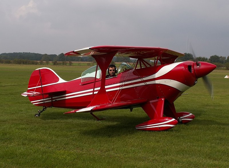 Diese Pitts macht scih auf den Weg zu einer Kunstflugvorf�hrung.