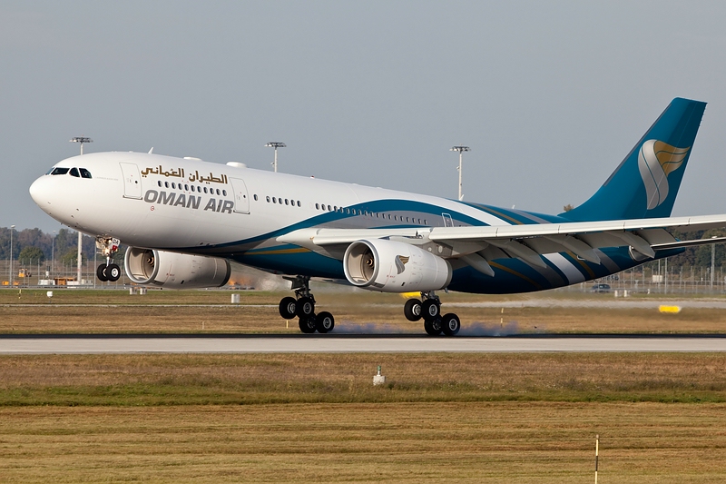 Landung A330-200/Oman Air/MUC/Mnchen/03.10.09.