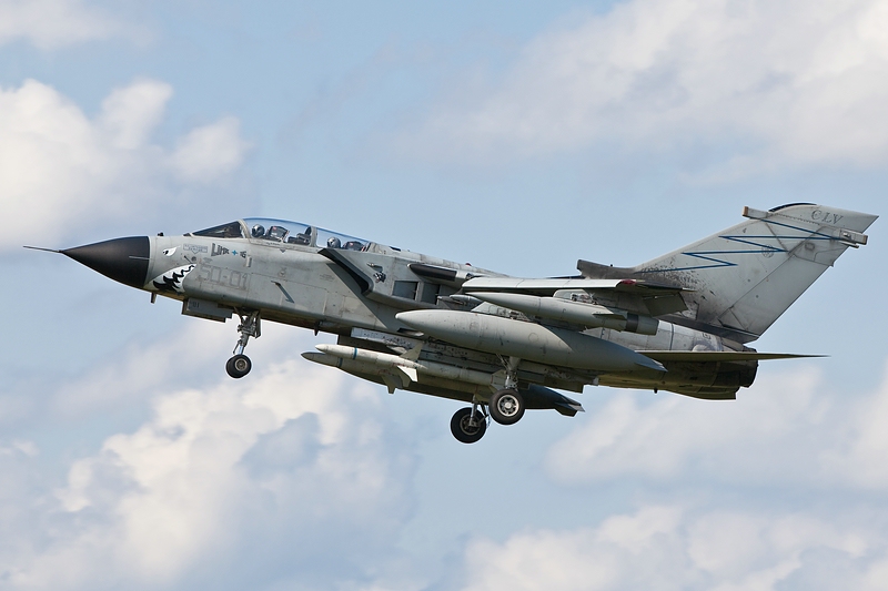 Landung/Tornado ECR 50-01, 155 Gruppo / 50StormoTETSN/Neuburg/Germany.