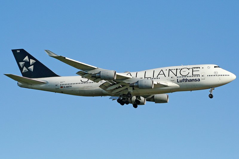 Lufthansa Boeing 747-430(SCD) D-ABTH in FRA am 11,05,08 