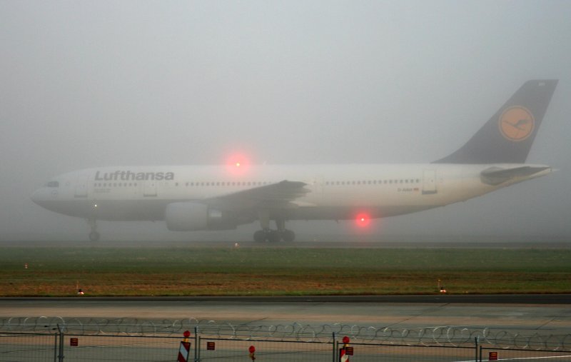 Lufthansa A 300B4-603 D-AIAH Lindau/Bodensee beim Start im Nebel in