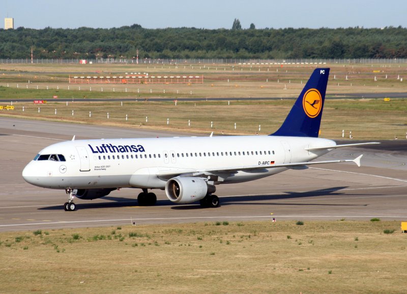 Lufthansa A 320-211 D-AIPC Braunschweig bei der Ankunft auf dem