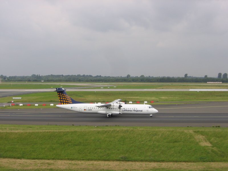 Eine ATR 72 der Lufthansa Regional am 12.07.2007 in D�sseldorf