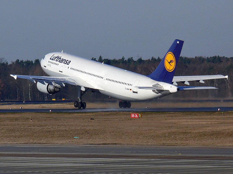 Lufthansa 300-600 D-AIAK Berlin TXL 03.02.2008 - immer wieder ein Bild wert, sind die A 300-600 in Berlin TXL