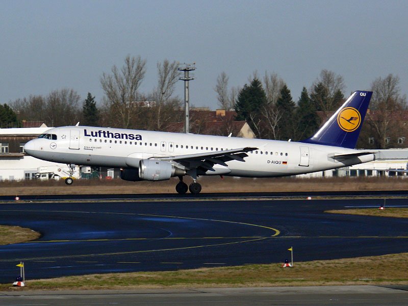 Lufthansa 320 D-AIQU Backnang Berlin TXL 03.02.2008 beim Aufsetzen auf der Rwy 26R
