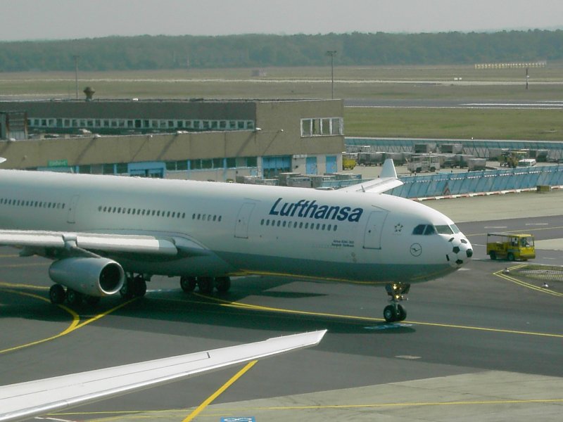 Airbus A340-300 der Lufthansa in Frankfurt am 03.09.05 