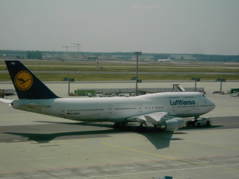 Boeing 747-400 der Lufthansa in Frankfurt. Aufgenommen im Juli 2008.