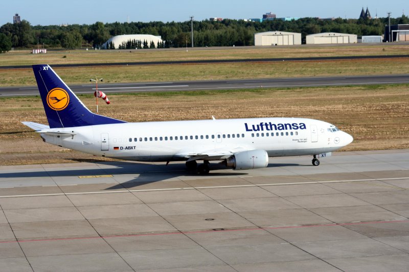 Lufthansa B 737-330 D-ABXT  Reutlingen  am 30.08.2009 auf dem Flughafen Berlin-Tegel