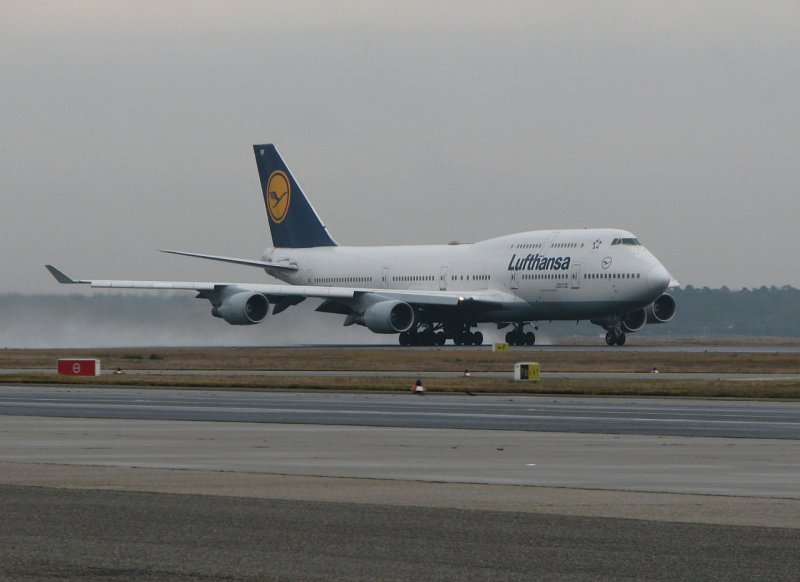 Lufthansa B747-430 D-ABVF
30.11.2007