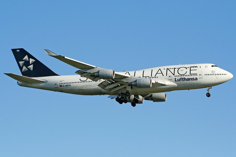 Lufthansa Boeing 747-430(SCD) D-ABTH in FRA am 11,05,08