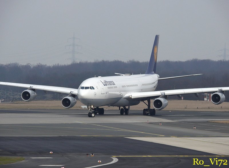 Lufthansa  Passau ; D-AIFE. Flughafen Dsseldorf; 15.02.2009.