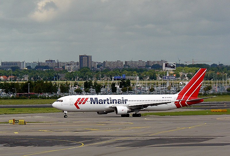 Martinair PH-MCG Boeing 767-31AER fotografiert in Amsterdam Schiphol 20-07-2008.