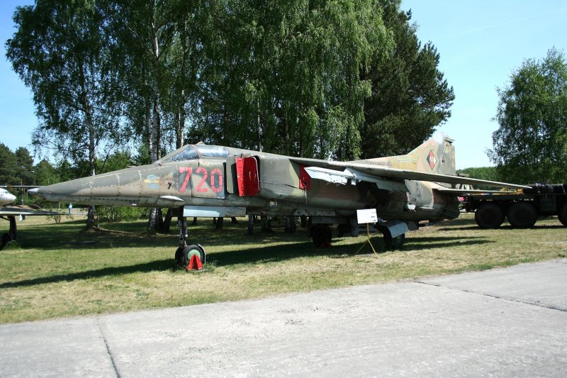 Mig-23BN der ehemaligen NVA im Luftfahrtmuseum Finow bei Eberswalde am 14.05.2008
