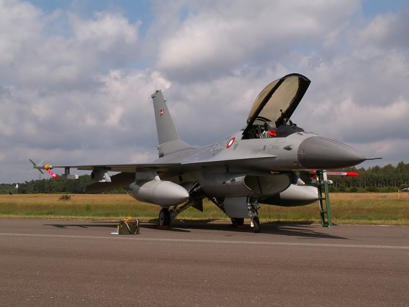 Noch eine F-16. Diesesmal eine Dnische. Das Foto stammt vom 17.07.2007