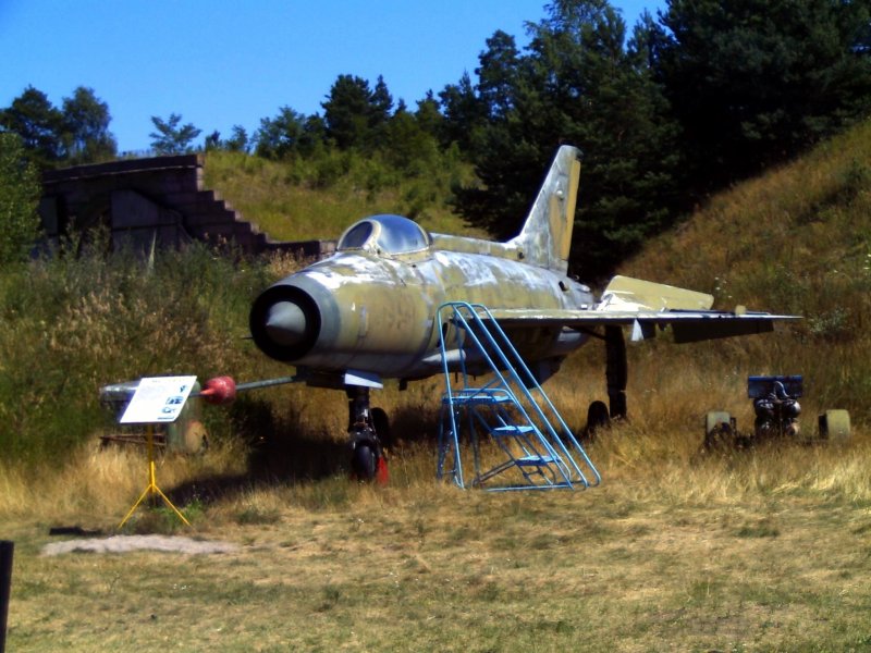 NVA Mig-21 F 13 im Luftfahrtmuseum Finow bei Eberswalde am 17.07.2005