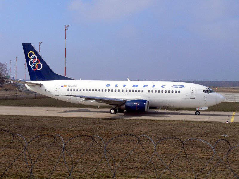 Olympic Airways B 737-33A EC-JTV am 04.03.2007 auf dem Flughafen Berlin-Tegel , inzwischen in Diensten von Hola Airlines unterwegs