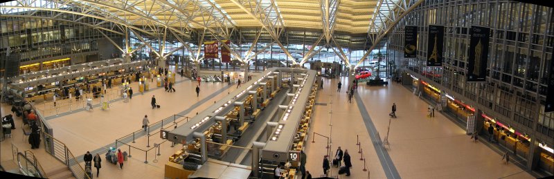 Panoramafoto vom Terminal2 des Hamburger Flughafens. Aufnahme am 9.2.07