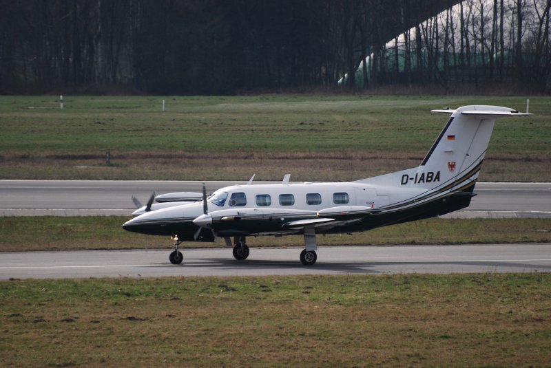 Piper PA-42-720 Cheyenne IIIA D-IABA aufgenommen am 01.04.09 nach der Landung in Hamburg Fuhlsbttel.