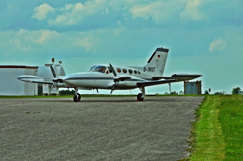 Private Cessna am 30.07.09 auf dem Flugplatz Gttin, auf der Insel Rgen