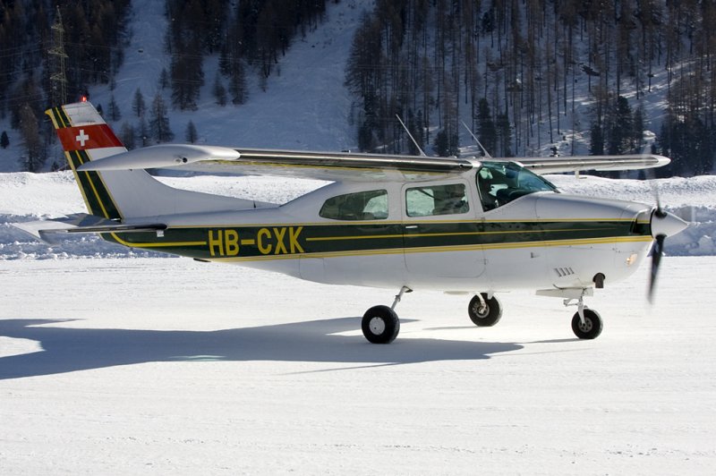 Private, HB-CXK, Cessna, T210L, 31.01.2009, SMV, Samedan, Switzerland