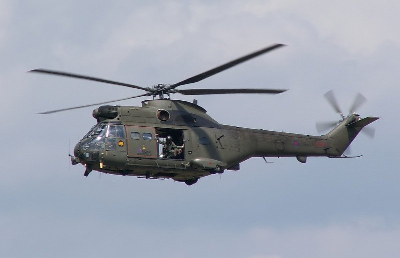 Ein Puma der Royal Air Force im Anflug auf den