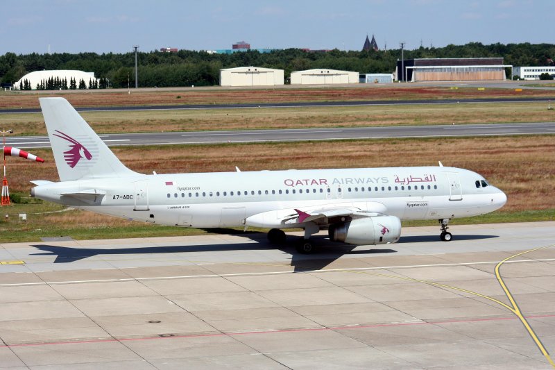 Qatar Airways A 320-232 A7-ADC am 14.06.2009 auf dem Flughafen Berlin-Tegel
