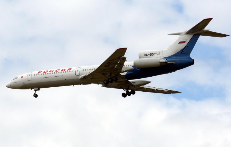 Rossiya Tu-154M RA-85753 im Landeanflug auf den Flughafen Berlin-SXF am 07.07.2007