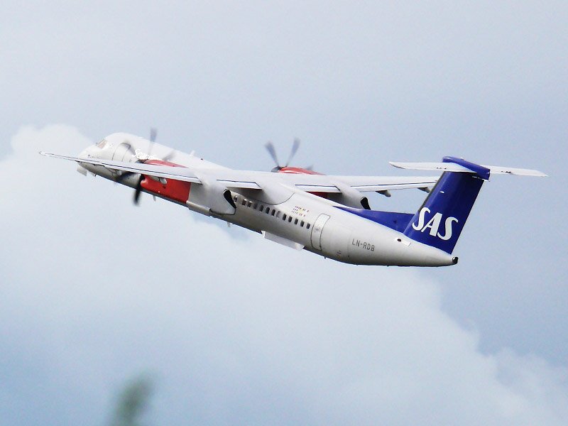 SAS Dash8-400 LN-RDB startet am 27.08.2007 in Berlin TXL