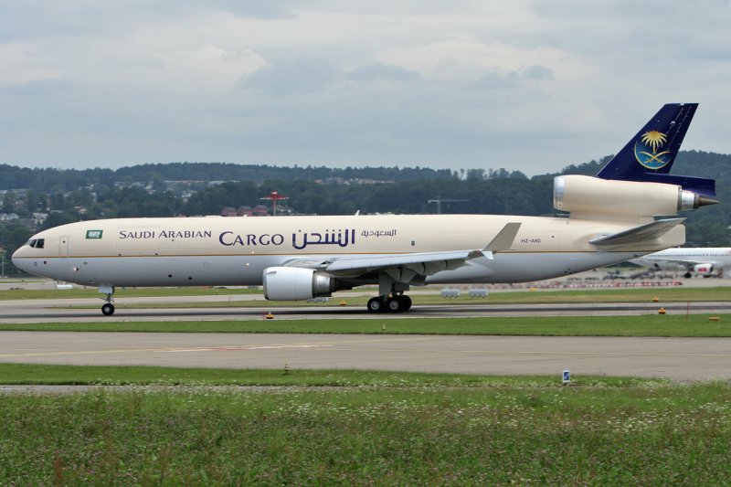 Saudi Arabian Cargo, McDonnell Douglas MD-11F, beim Start zu einem Testflug auf der Rwy 34, (ZRH 28.7.2007)